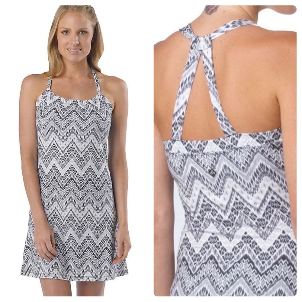 Prana Quinn Breathe Racerback Dress in Gray Chevron Stripe Sz. Small